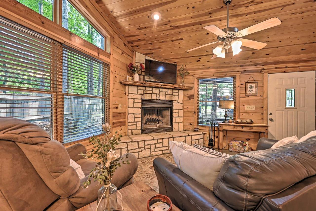 Broken Bow Azalea House - Forest Gem With Hot Tub! ภายนอก รูปภาพ