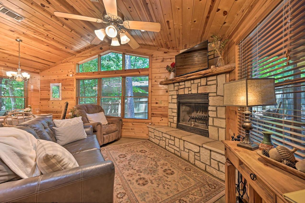 Broken Bow Azalea House - Forest Gem With Hot Tub! ภายนอก รูปภาพ